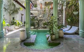 Casa Verde Hotel